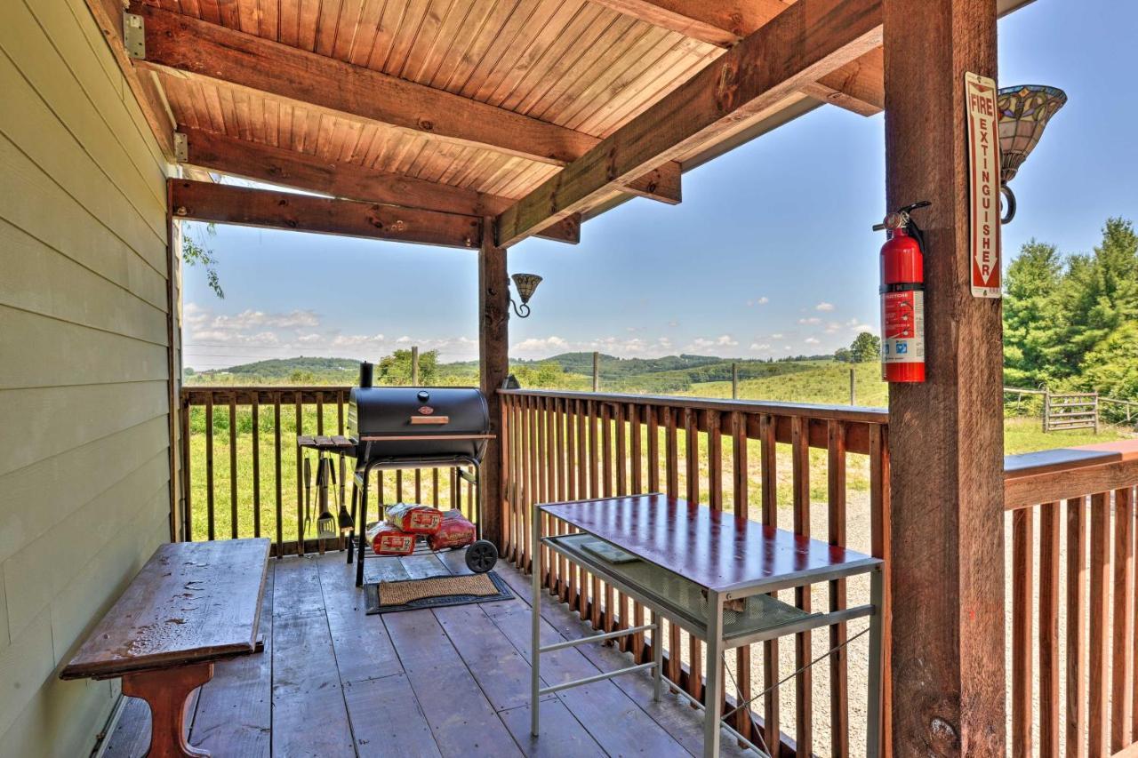 Charming Galax Retreat With Wraparound Deck! Villa Luaran gambar